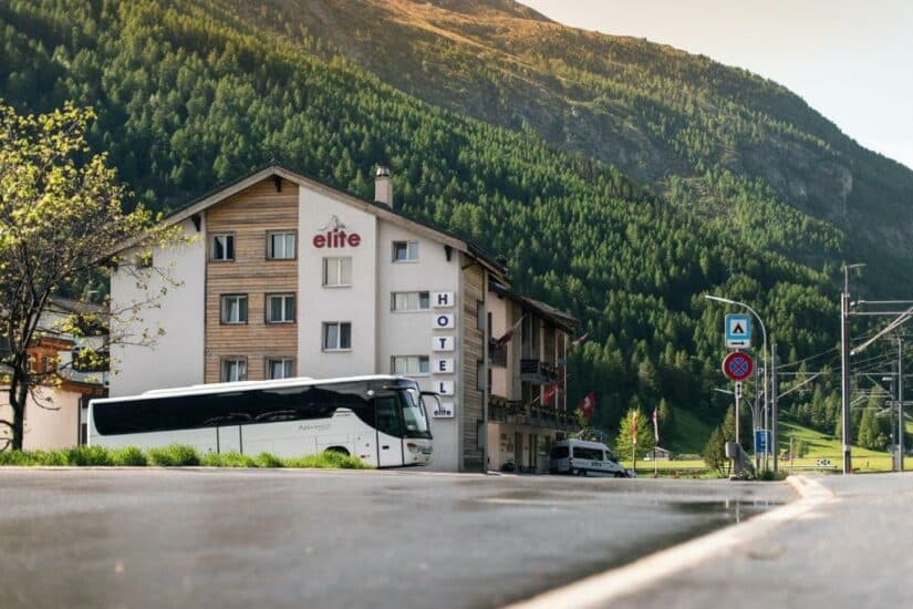 pousada nos alpes suíços