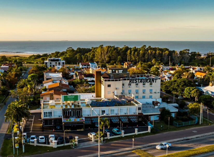 hotel para voos de madrugada em Montevidéu
