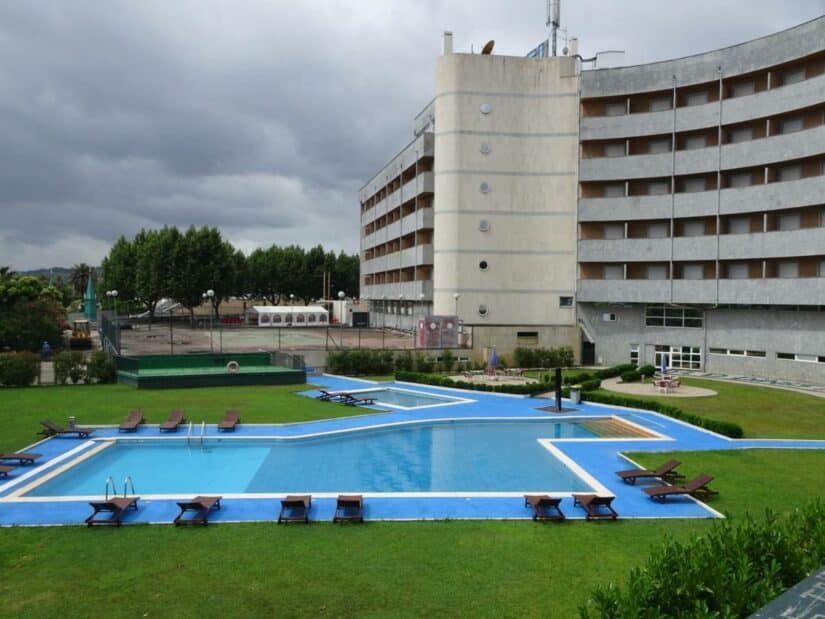 hotéis em Mirandela com piscina