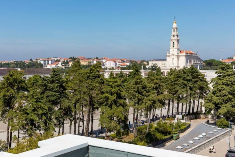 hotel com varanda para o Santuário de Fátima em Portugal
