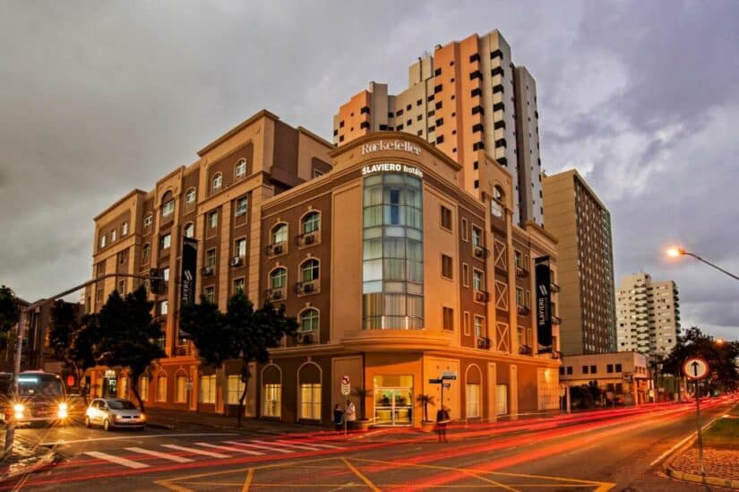 hotel perto da estação ferroviária de Curitiba bem localizado