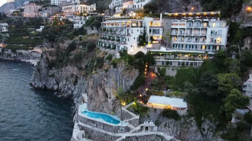 Hospedagem com piscina em Positano
