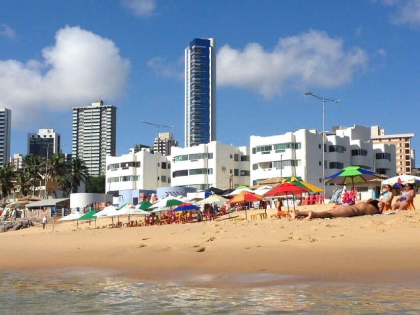 dicas de hospedagem na Praia do Meio
