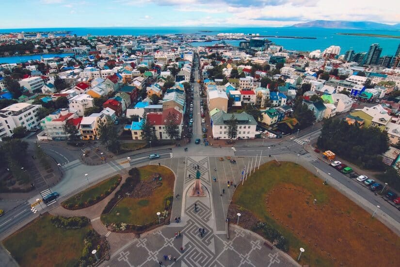 alugar carro em Reykjavik