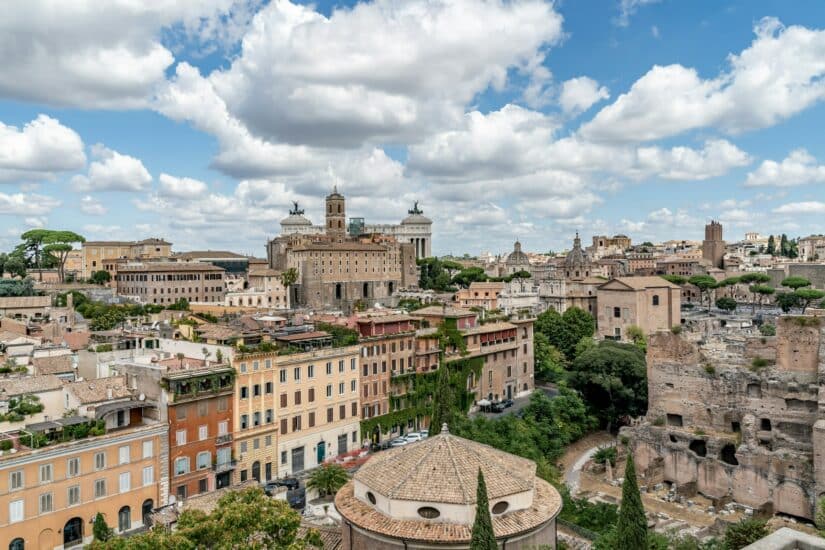 família em Roma com crianças