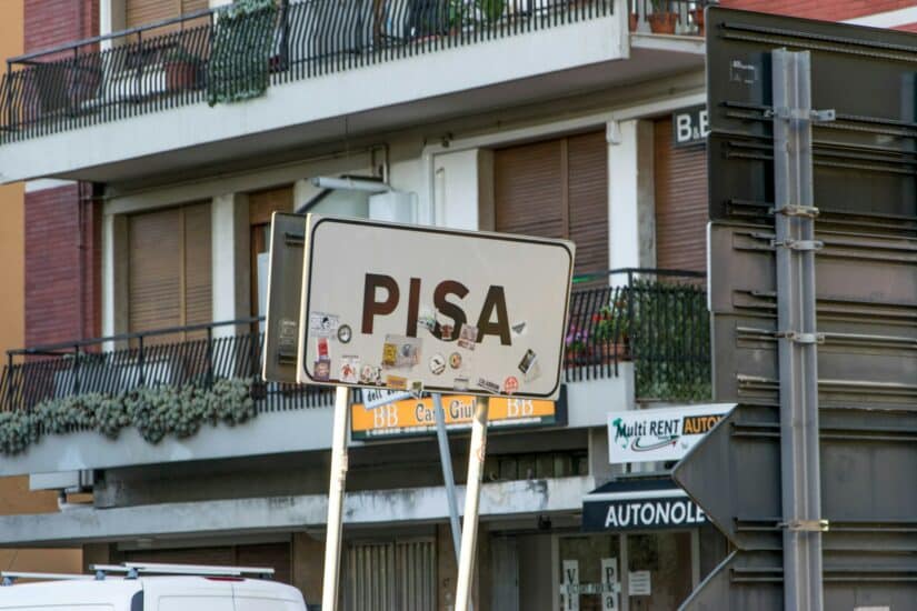 roteiro de carro de Pisa a Roma