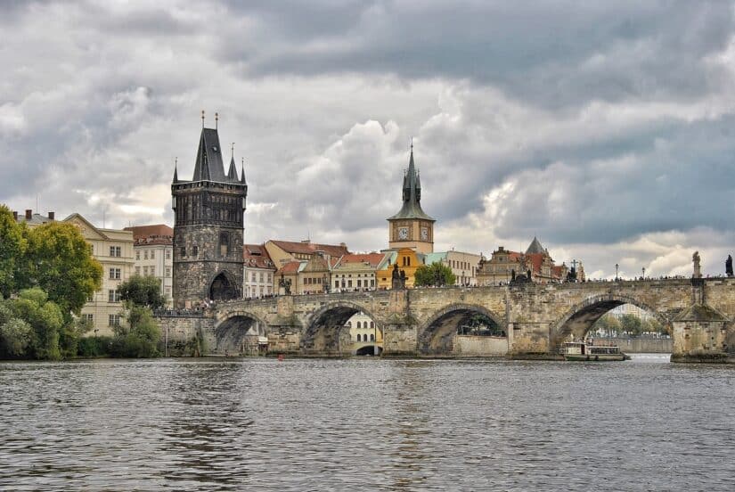 onde alugar carro em Praga