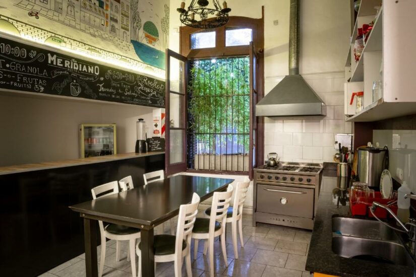 hostel em buenos aires com cozinha